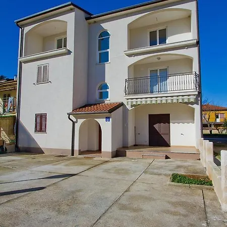 Daniela Новиград